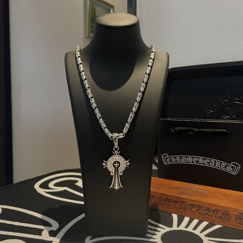 Ch*0me He**ts necklaces